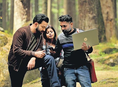 Harris Desom with Prithviraj & Supriya on the set of 9