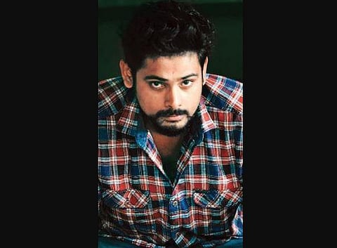 Kozhipporu has been directed by newcomers Jinoy Janardhanan and Jibit George.