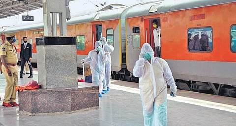 The couple with Covid-19 symptoms after they were deboarded from Rajdhani Express at Kazipet Junction on Saturday