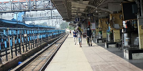 Bhubaneswar Railway Station wears deserted view during 'Janta Curfew' on Sunday. (Photo| Biswanath Swain, EPS)
