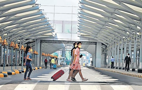 Passengers wearing mask at IGI airport in New Delhi | SHEKHAR YADAV
