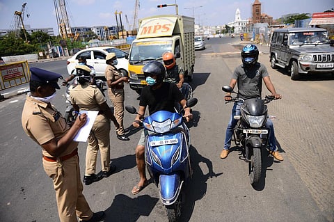 Police personnel checking motorists during the lockdown at Chennai. (Photo | Debadatta Mallick, EPS)
