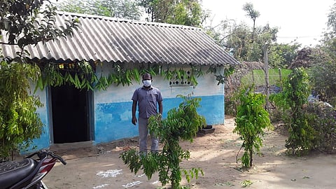 Panchayat leader Ravi and many youths participated in the event.