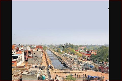 The nallah at Chand Bagh –  one of most affected areas— is in an even worse condition, with the smell of putrid waters filling the air.