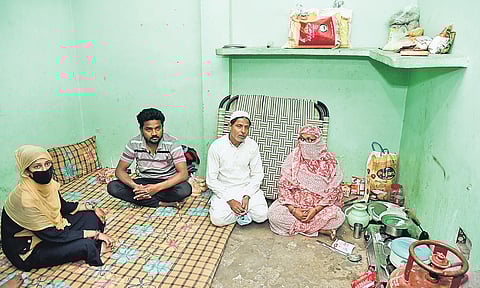 Naeem Akhtar and Imran Khan say their families were forced out of relief camps. (Photo | Parveen Negi, EPS)