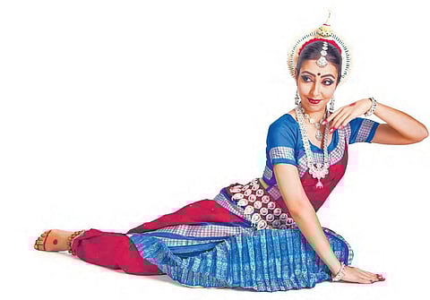 From mudras to a message