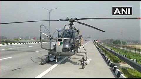 A Cheetah helicopter of the Indian Air Force made a precautionary landing today on the Eastern Peripheral Expressway in Baghpat district of Uttar Pradesh.