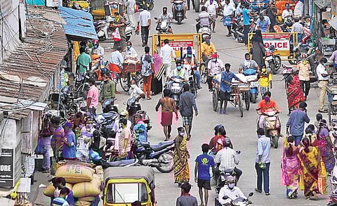 Unmindful of the risks of contracting infection, people throng Sowcarpet, a major commercial hub in Chennai, on Friday | DEBADATTA MALLICK