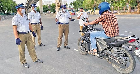 Police personnel stop a motorist in Chennai | Seshadri Sukumar