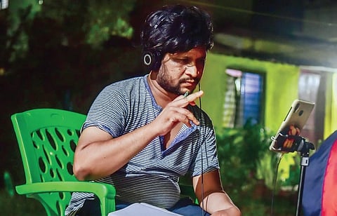 Breaking coronavirus barriers: Odissi Gurus go online to teach students 