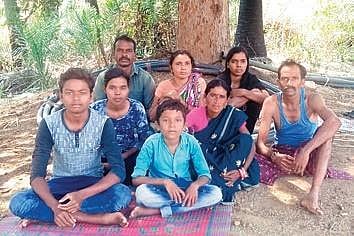 Family members of the two bonded labourers in Telangana