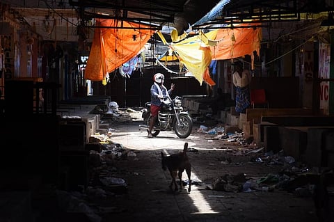 Koyambedu wholesale vendors staring at unemployment after markets moved to Thirumazhsai. After around 200 shops were shifted, and only five labourers were authorised per shop, several are left with very scant job opportunities. (Photo | Martin Louis, EPS)