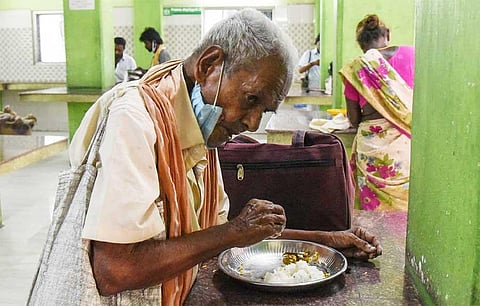 Amma canteens served food to 6 lakh in 58 days