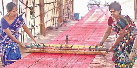gocoop.com has an ongoing ‘Go Swadeshi Online’ handloom exhibition till May 27