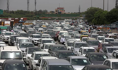 Huge traffic jam at Delhi-Gurugram border after Haryana government sealed borders with delhi in wake of increasing number of COVID-19 on Friday. (Photo | Shekhar Yadav/EPS)