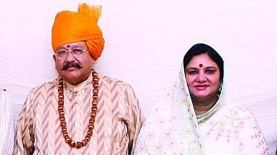 Uttarakhand Tourism Minister Satpal Maharaj with his wife. (Photo | Twitter)