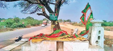 The dargah of Shaikh Shahbuddin Rahemathullah Alaye before demolition