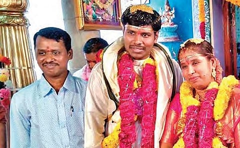 Alladi Sharanya (R) with her groom Rajesh and brother Alladi Ravi (L). (photo| Special Arrangement)