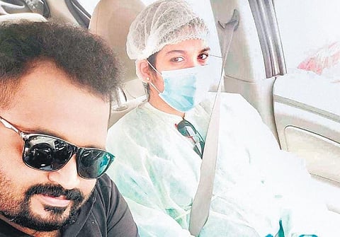 Athira, a pregnant woman, on her way to Dubai airport along with husband Nithin to board a flight to Kozhikode