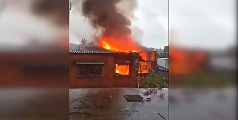 Fire broke out at a leather godown in Kolkata's Burrabazar. (photo| Twitter screengrab)