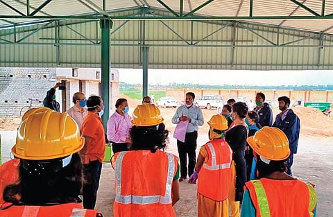 G Mathi Vathanan interacting with transgenders in Paradip on Wednesday
