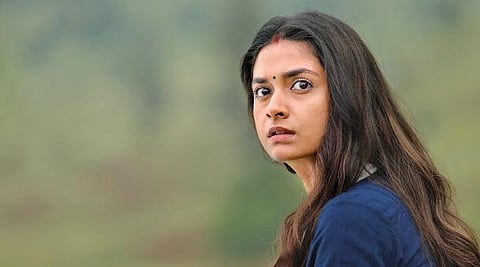 There’s no hint of this in the beginning though. I particularly enjoyed how the titles begin rolling, right after Keerthy Suresh’s character, Rhythm, encounters a flashback episode of her trauma.