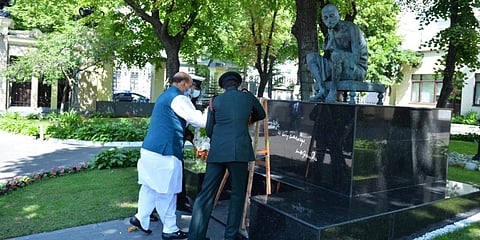 Defence Minister Rajnath Singh garlanding the statue of Mahatma Gandhi in Moscow. (Photo| Twitter/ @rajnathsingh)