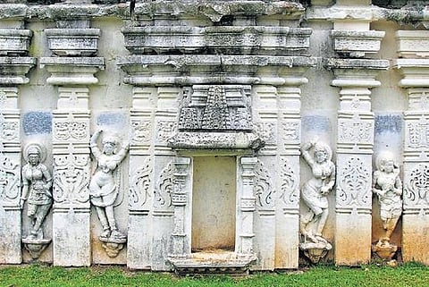 Apsara sculptures that personify ragas on the outer walls of the Neelakantha Kaleshwara temple in the village of Kalgi in Karnataka’s Gulbarga district