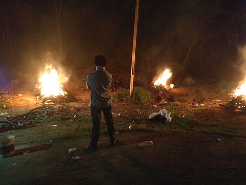 Hyderabad family cremates relative without any standard operating procedures. (Photo | Twitter)