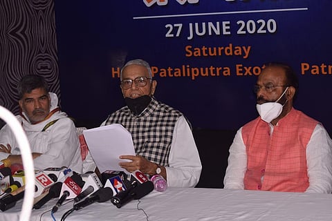Former BJP leader Yashwant Sinha announcing the formation of a political front in Patna on Saturday (Photo | EPS)