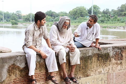 A still from 'Gulabo Sitabo'