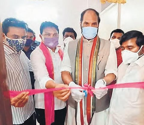 Ministers KT Rama Rao, Jagadish Reddy, and TPCC chief Uttam Kumar Reddy inaugurate the newly-constructed RDO office at Huzurnagar on Monday