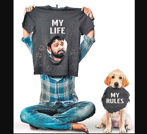 A still from 777 Charlie