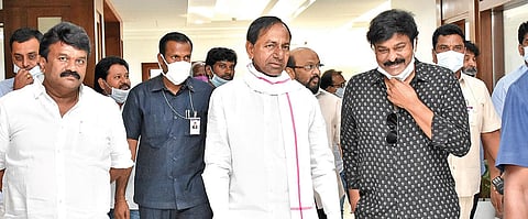 Chief Minister K Chandrasekhar Rao with Cinematography Minister Talasani Srinivas Yadav and actor Chiranjeevi at  Pragathi Bhavan in Hyderabad. (File photo| EPS)