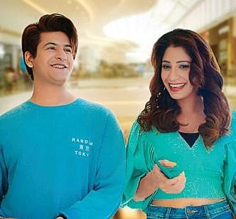 It features Gill and Gurugram-based Tik Tok star Manjul Khattar.