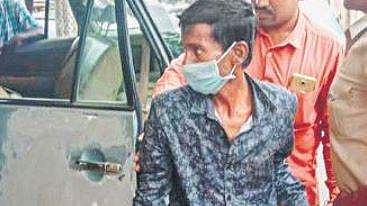 Lalithaa Jewellery heist mastermind Murugan being brought to Armed Forces camp  in Perambalur. (File Photo | EPS)