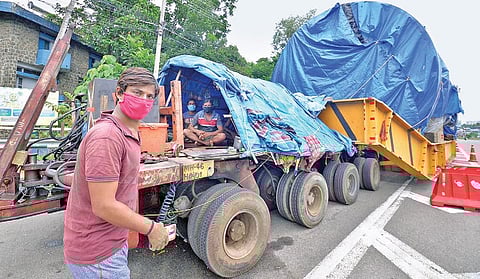 A truck stationed at Kaimanom near Karamana in Thiruvananthapuram | Vincent Pulickal
