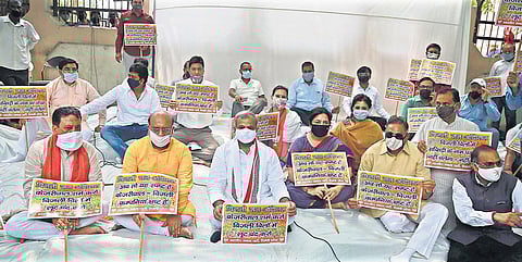 BJP Delhi chief Adesh Gupta protests against the Kejriwal govt over inflated electricity bills in Malviya Nagar | Shekhar Yadav