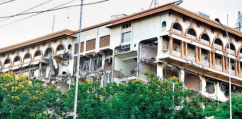 Demolition of old Secretariat buildings resumed right after the Supreme Court gave a verdict in favour of the State government on Friday