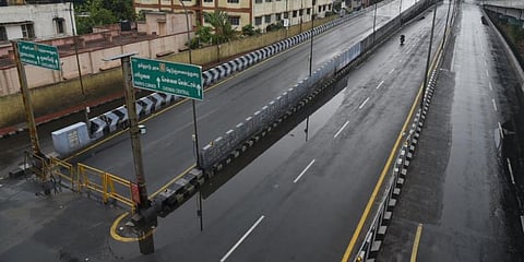 Chennai wears deserted look during the complete lockdown on Sunday. (Photo | R Satish Babu, EPS)