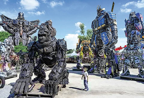 Thai welding workshop makes Transformers out of scrap metal