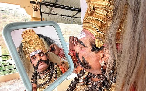 Kiral Mahesh gets ready for a performance. (PHOTO | UDAYSHANKAR S, EPS)