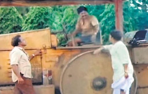 The scenes involving Mohanlal, Pappu and the road roller in Vellanakalude Nadu had caught the imagination of the fans.