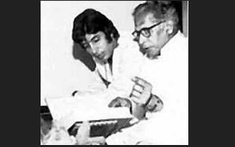 Amitabh Bachchan with father Harivansh Rai Bachchan(Photo| Instagram)