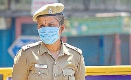 Roses or stones, police personnel take it all