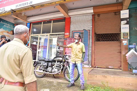 The 47-year-old is seen arguing with the Kerala police who are trying to convince him of staying in quarantine.   (Photo |  Shaji Vettipuram, EPS)