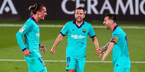 Surviving the fear of premature conclusion due to the coronavirus pandemic, top European leagues are slowly nearing conclusion despite running behind the usual timeline. The summer transfer window also got delayed in the process but governing bodies seem to have figured out how 'business' will happen prior to 2020-21. TNIE explains how things will happen in the virus-struck European transfer market. (Twitter Photo)