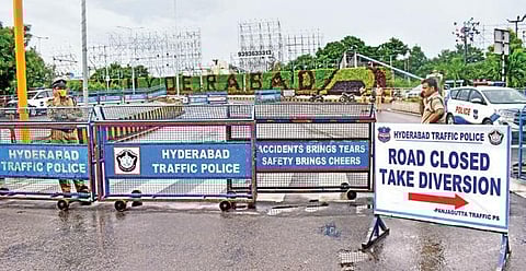 Roads leading to Secretariat were blocked as demolition work continued on the second day in Hyderabad on Wednesday | S SENBAGAPANDIYAN