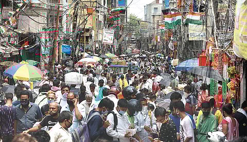 A huge crowd throng Sadar Bazaar in New Delhi . (File Photo)