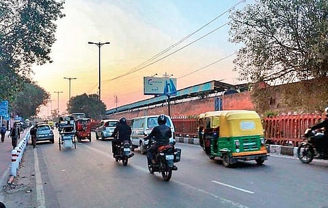 SPM Marg along the old Delhi railway station is an important link for travelers | FILE